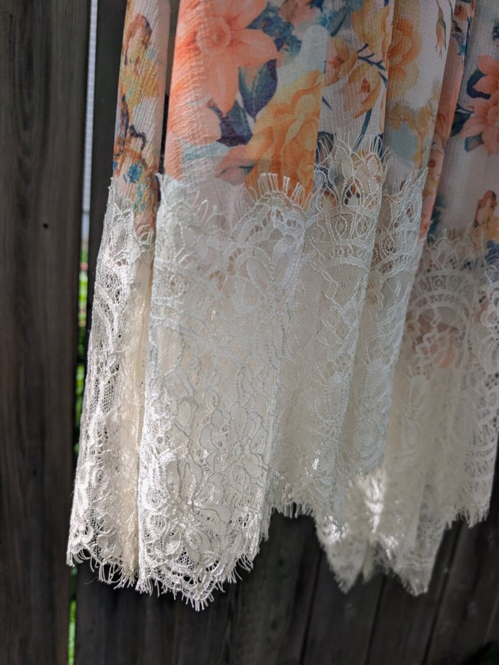 Asymmetrical Floral Lace Anthropologie skirt (L) - Picture 4 of 6